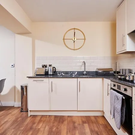 Apartment The Hidden Gem Of Leeds - Parking